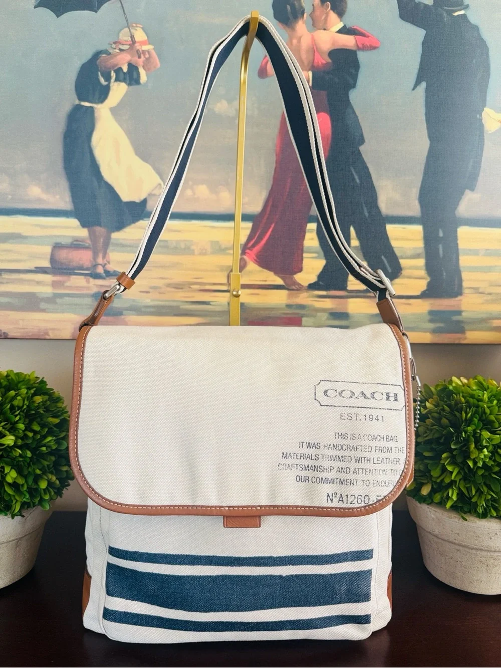 COACH F70627 CREAM AND NAVY CANVAS TAN LEATHER TRIM UNISEX MESSENGER BAG 🌟EUC🌟